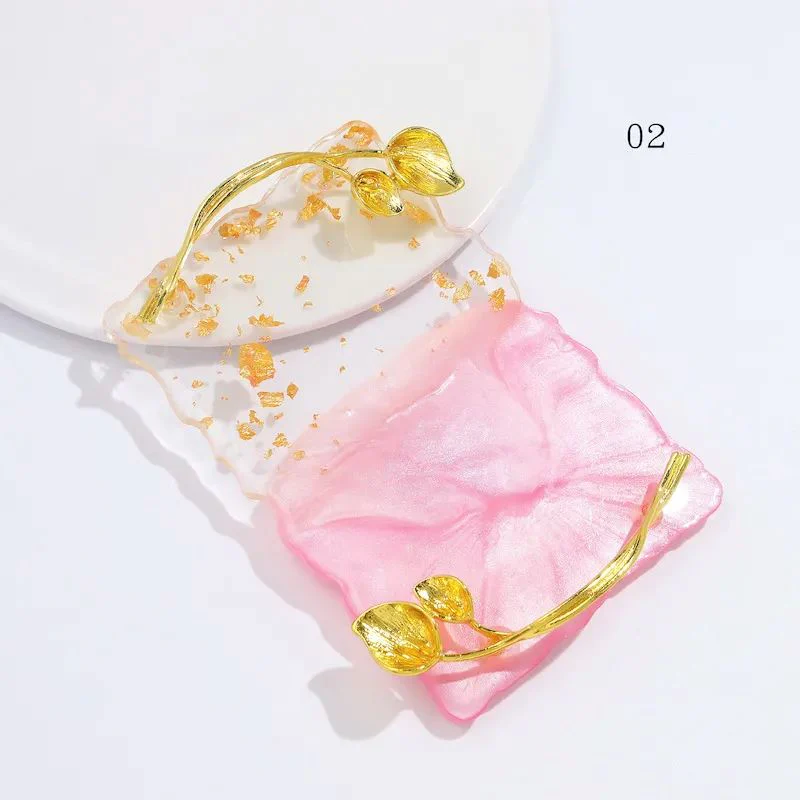 Golden Leaves Nail Art Palette Display - Image 4